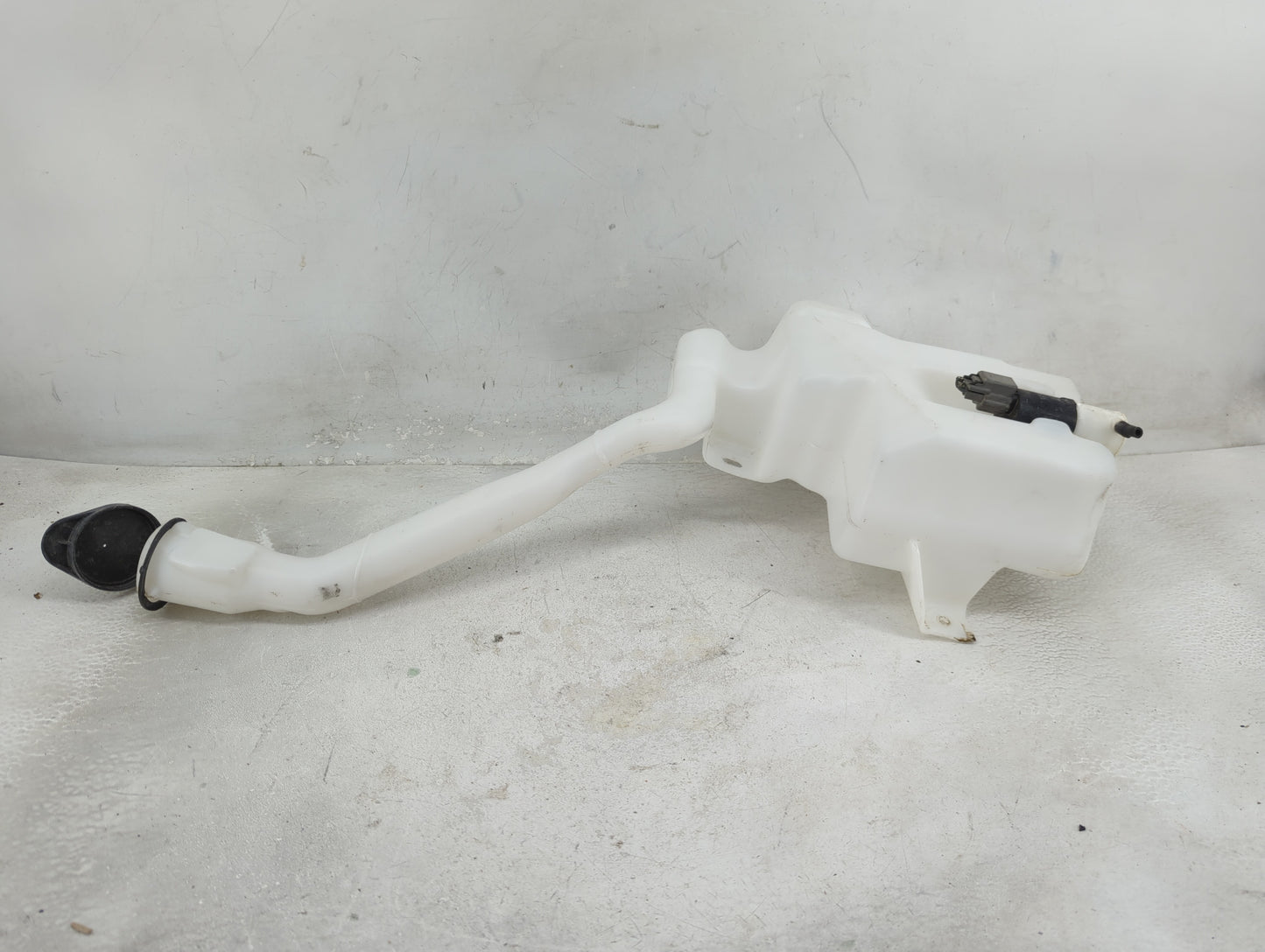 2008-2013 Ford Taurus Windshield Washer Fluid Reservoir Bottle Oem - Oemusedautoparts1.com