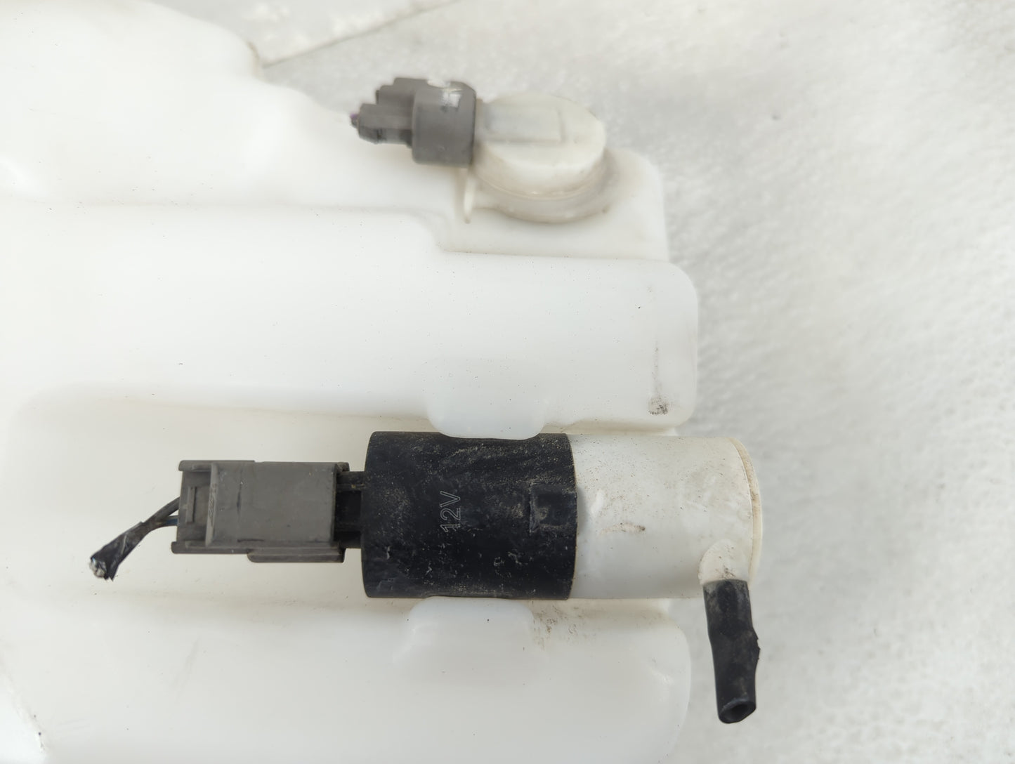 2008-2013 Ford Taurus Windshield Washer Fluid Reservoir Bottle Oem - Oemusedautoparts1.com