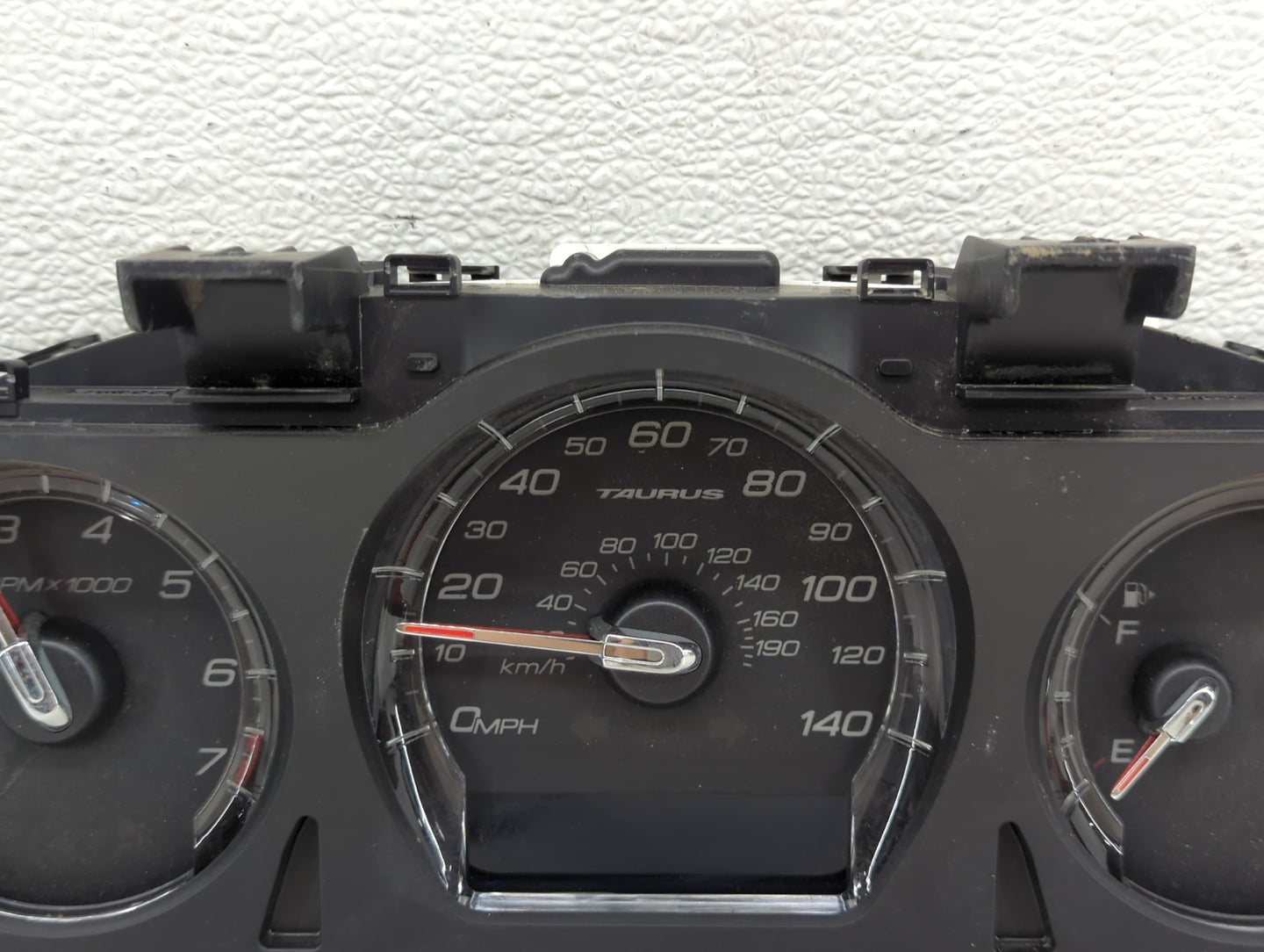 2011-2012 Ford Taurus Instrument Cluster Speedometer Gauges P/N:BG1T-10849-AF Miles: Fits Fits 2011 2012 OEM Used Auto Parts