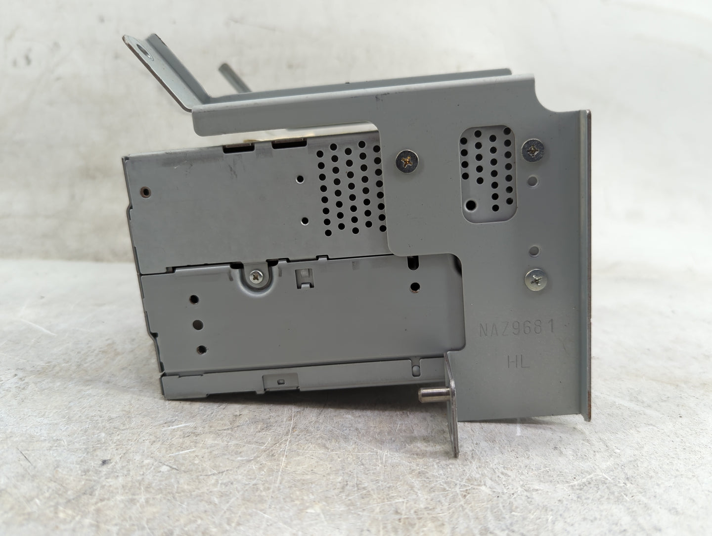 2011 Ford Taurus Radio AM FM Cd Player Receiver Replacement P/N:UQW1317 Fits OEM Used Auto Parts - Oemusedautoparts1.com