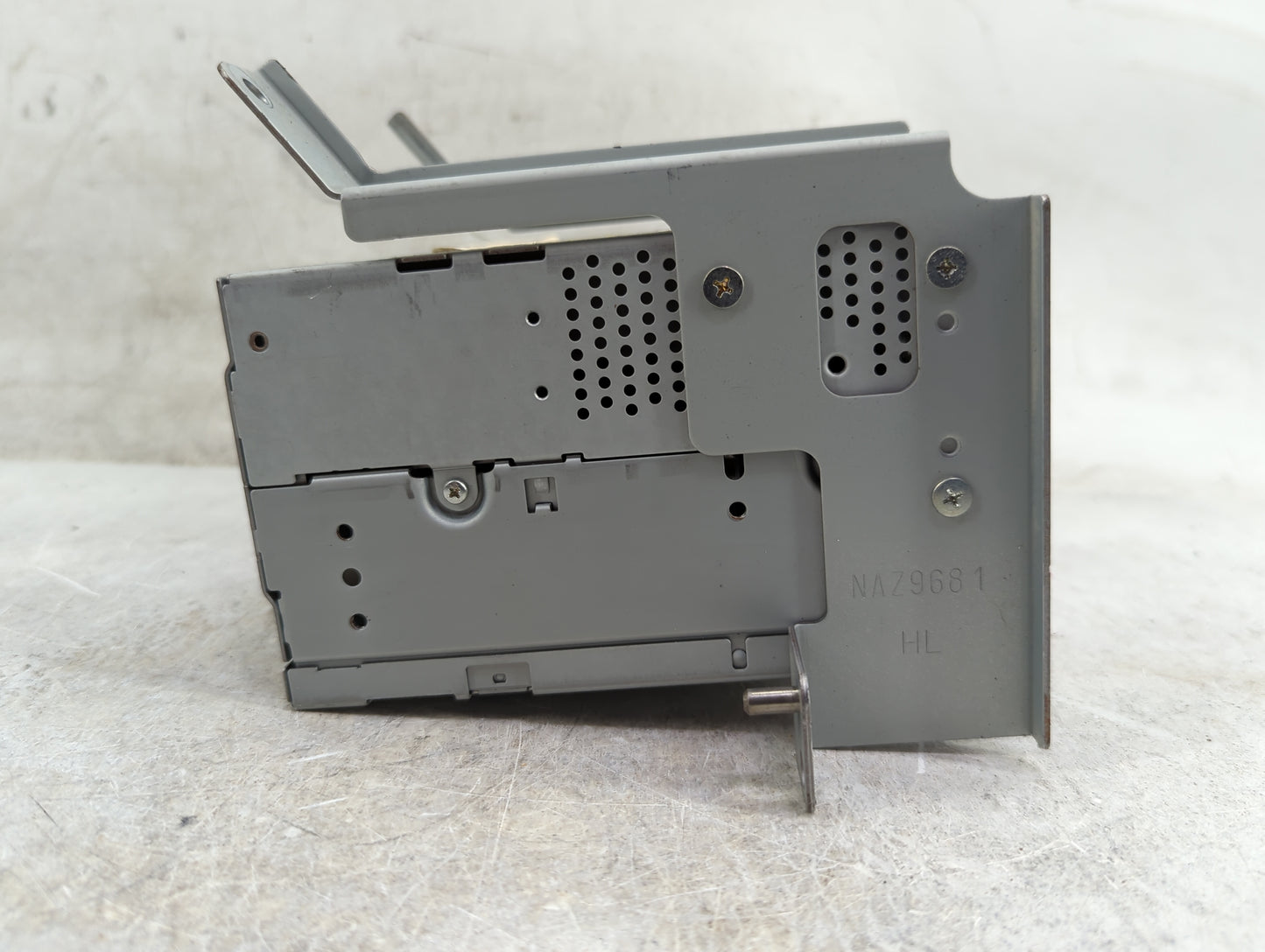2011 Ford Taurus Radio AM FM Cd Player Receiver Replacement P/N:UQW1317 Fits OEM Used Auto Parts - Oemusedautoparts1.com