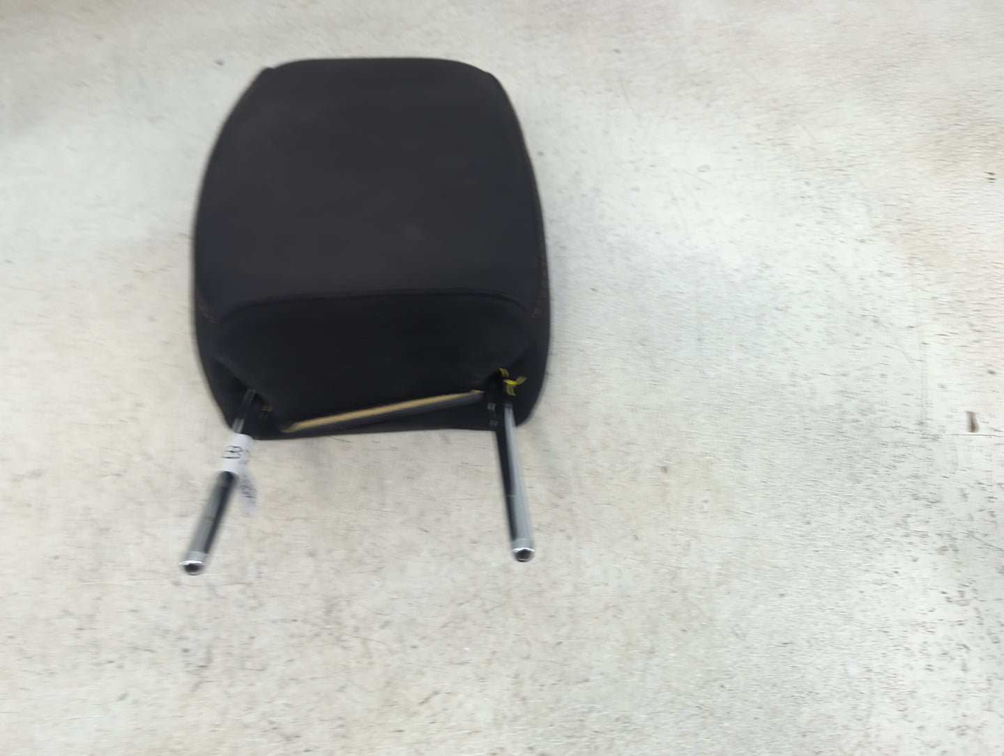 2010-2012 Ford Taurus Headrest Head Rest Front Driver Seat Black - Oemusedautoparts1.com