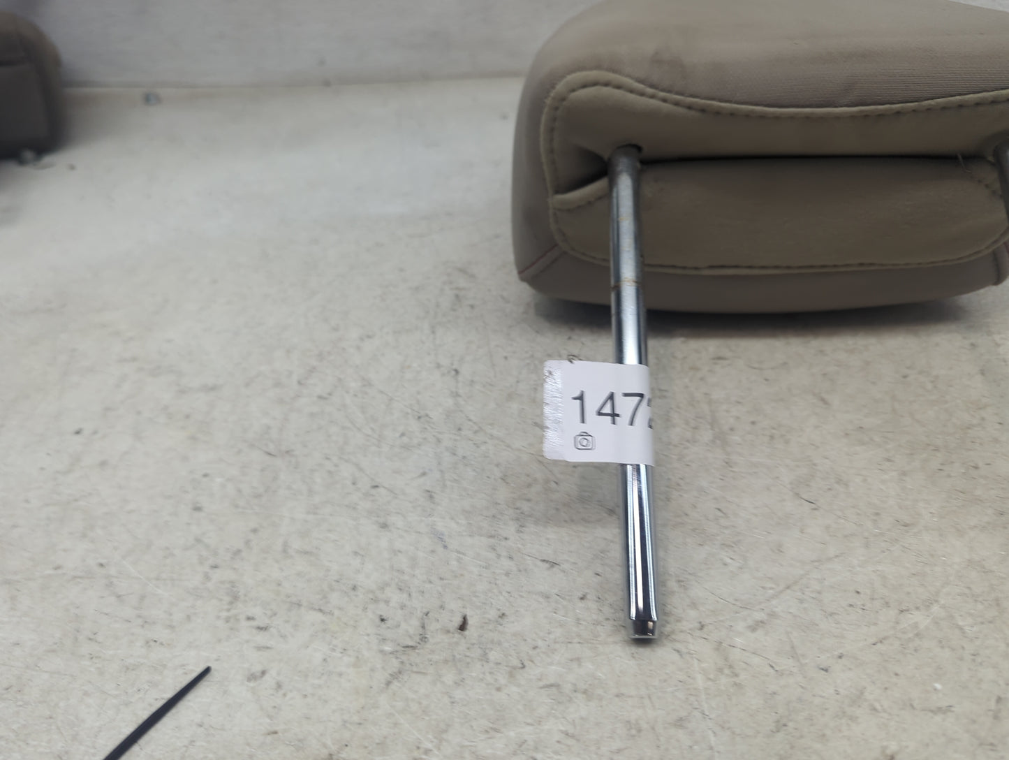 2011 Ford Taurus Headrest Head Rest Rear Center Seat Fits OEM Used Auto Parts - Oemusedautoparts1.com