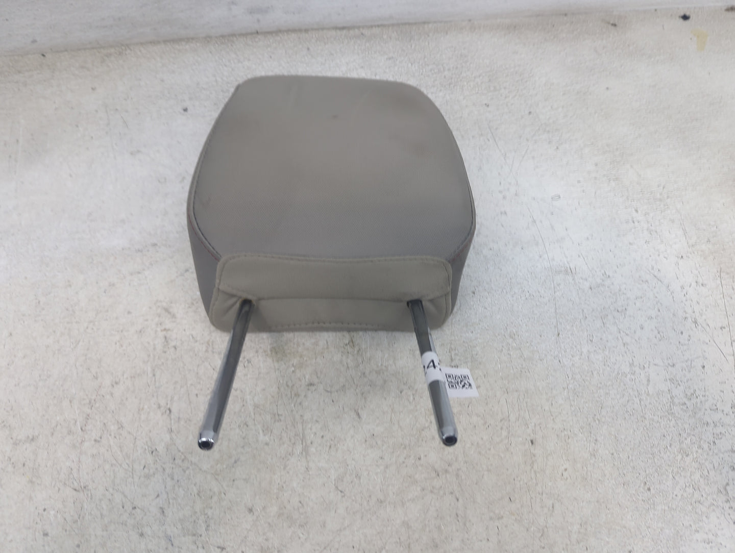 2011 Ford Taurus Headrest Head Rest Rear Center Seat Fits OEM Used Auto Parts - Oemusedautoparts1.com