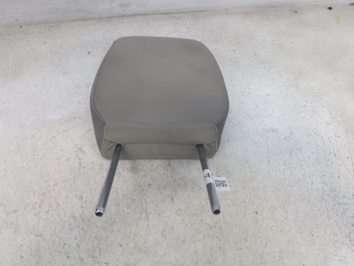 2011 Ford Taurus Headrest Head Rest Rear Center Seat Fits OEM Used Auto Parts - Oemusedautoparts1.com
