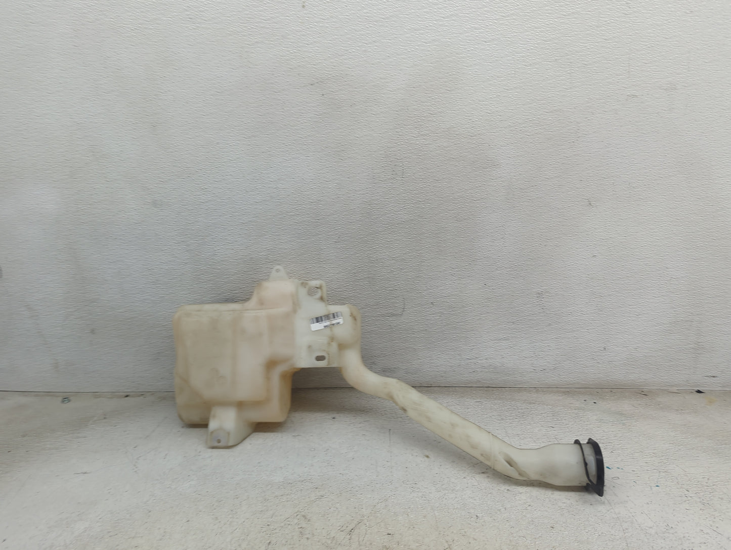 2008-2013 Ford Taurus Windshield Washer Fluid Reservoir Bottle Oem 1473741 - Oemusedautoparts1.com
