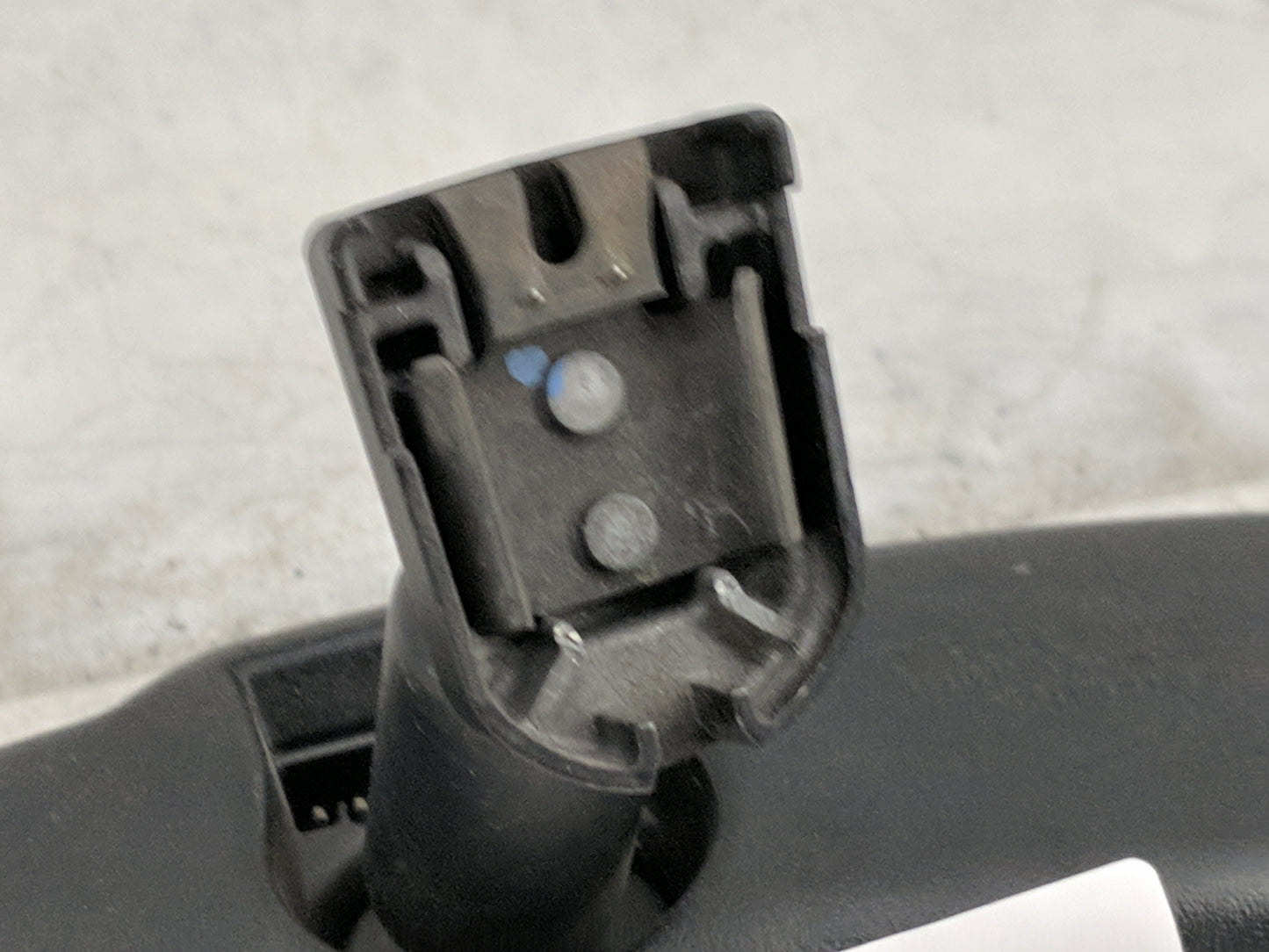2011 Ford Taurus Interior Rear View Mirror Replacement OEM P/N:8U5A-17E678-CC E11 025001, GNTX-467 Fits OEM Used Auto Parts 