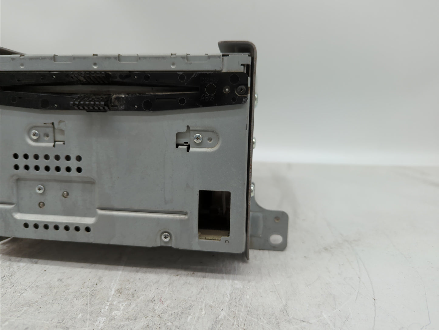 2011-2012 Ford Taurus Am Fm Cd Player Radio Receiver - Oemusedautoparts1.com