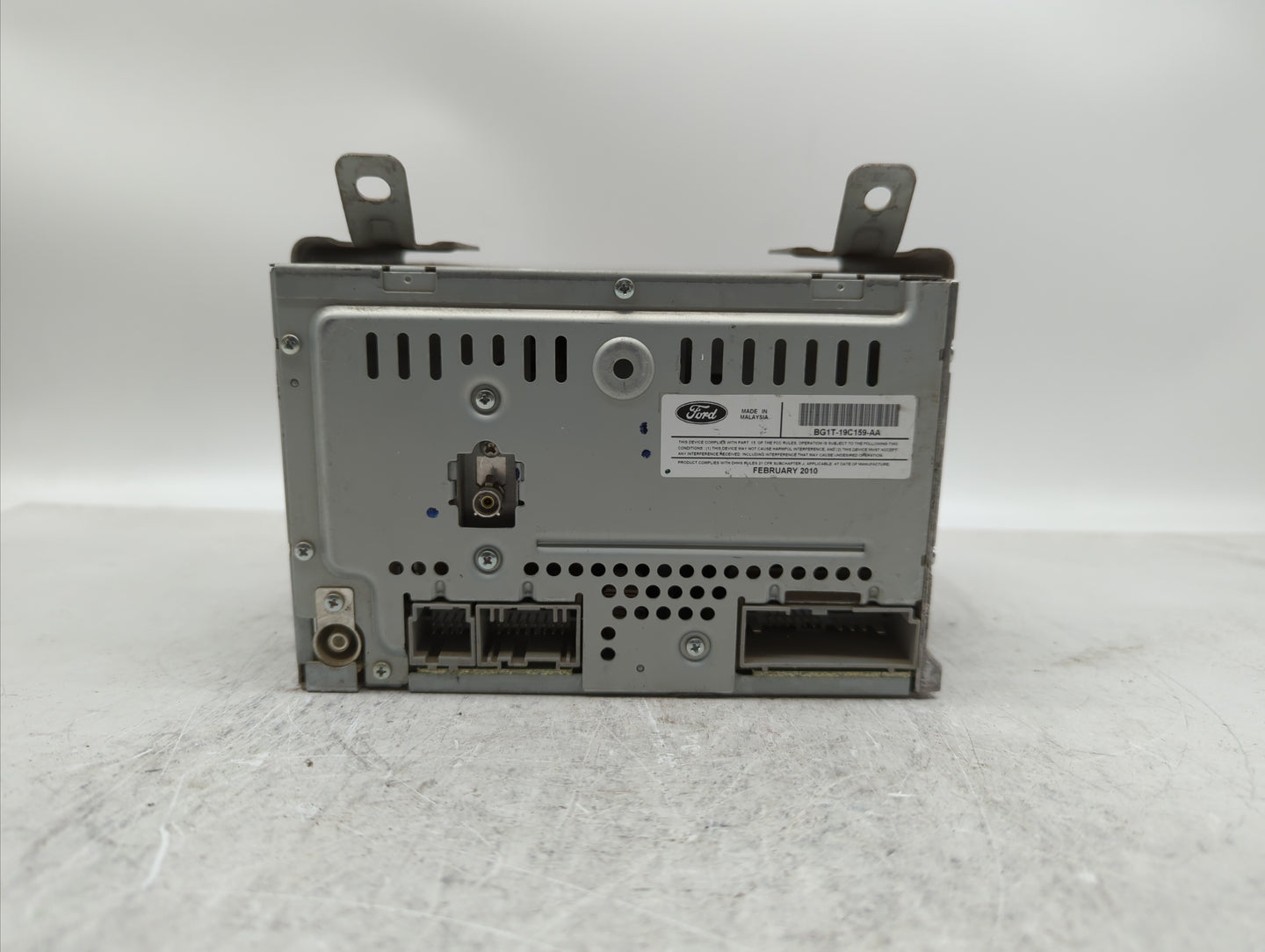 2011-2012 Ford Taurus Am Fm Cd Player Radio Receiver - Oemusedautoparts1.com