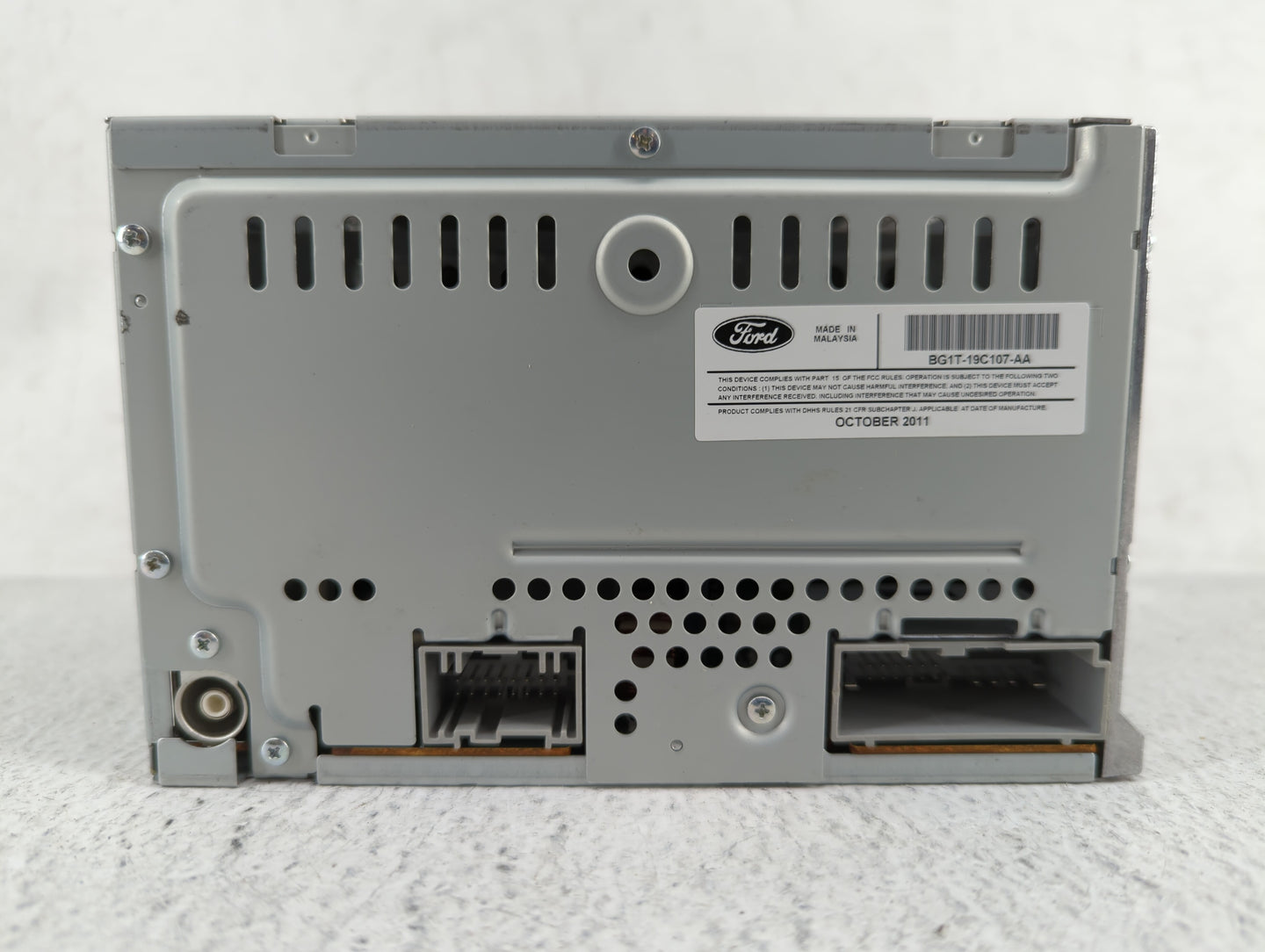 2011-2012 Ford Taurus Am Fm Cd Player Radio Receiver - Oemusedautoparts1.com