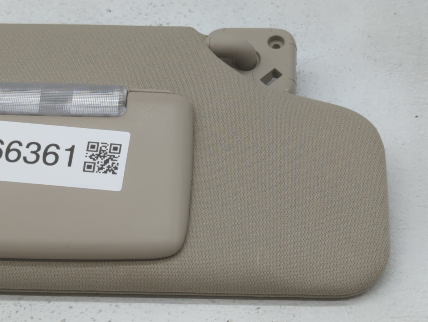 2010-2011 Ford Taurus Sun Visor Shade Replacement Passenger Right Mirror Fits Fits 2010 2011 OEM Used Auto Parts - Oemusedau