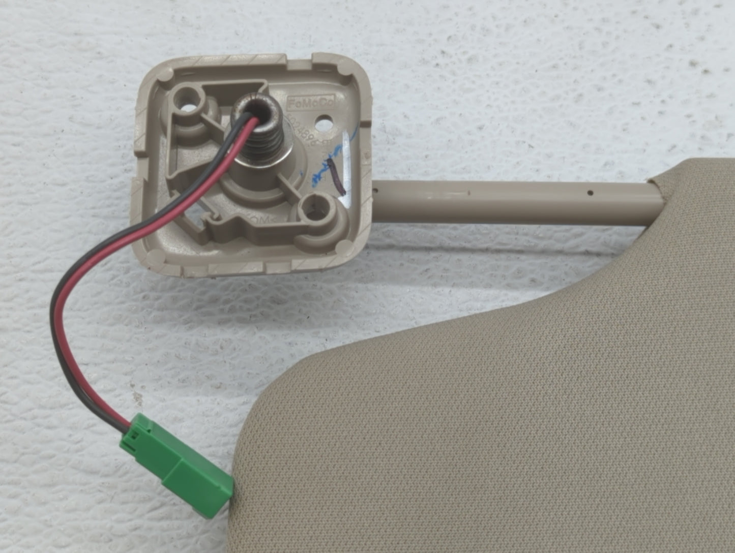 2010-2011 Ford Taurus Sun Visor Shade Replacement Passenger Right Mirror Fits Fits 2010 2011 OEM Used Auto Parts - Oemusedau