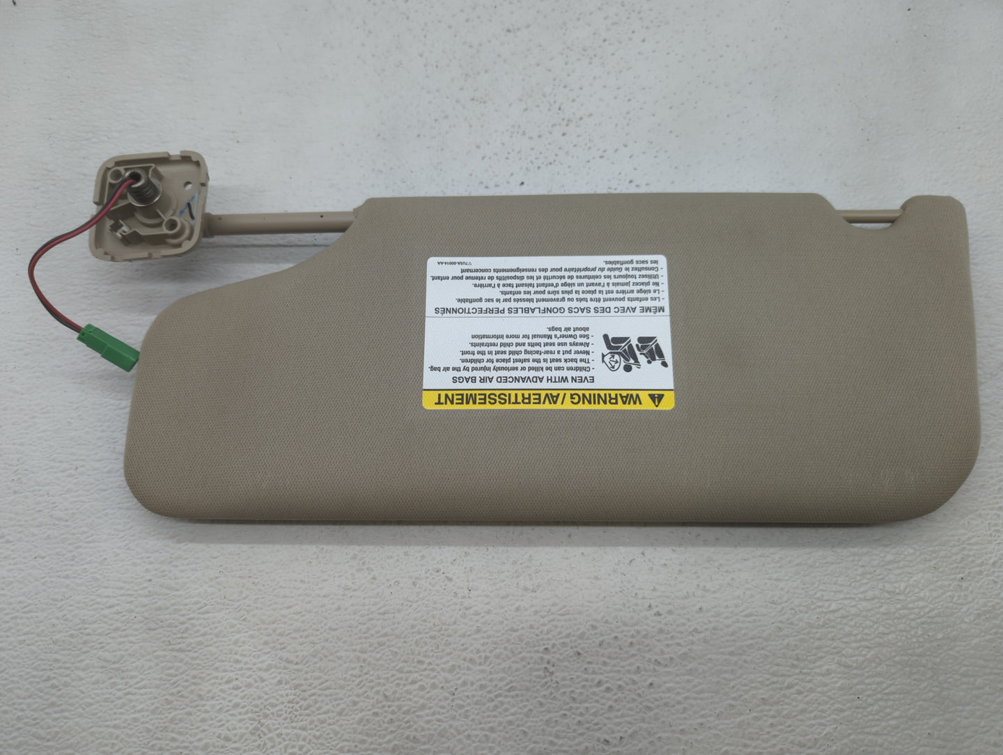 2010-2011 Ford Taurus Sun Visor Shade Replacement Passenger Right Mirror Fits Fits 2010 2011 OEM Used Auto Parts - Oemusedau