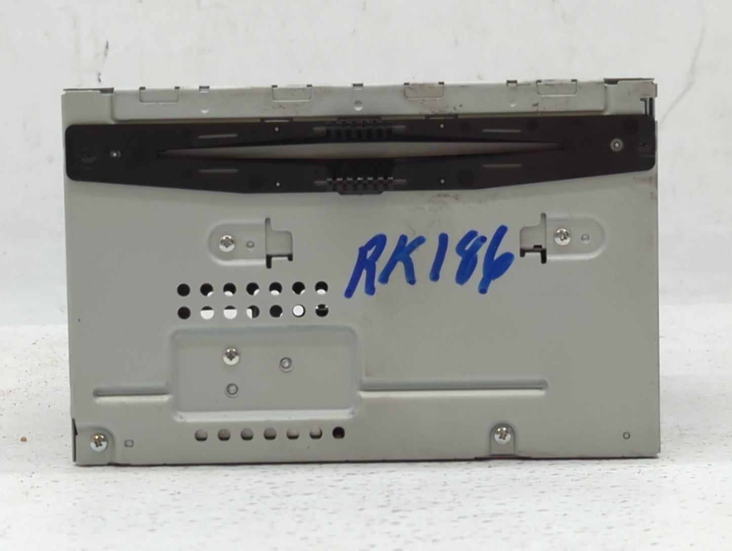 2011-2012 Ford Taurus Radio AM FM Cd Player Receiver Replacement P/N:BG1T-19C159-AB Fits Fits 2011 2012 OEM Used Auto Parts 