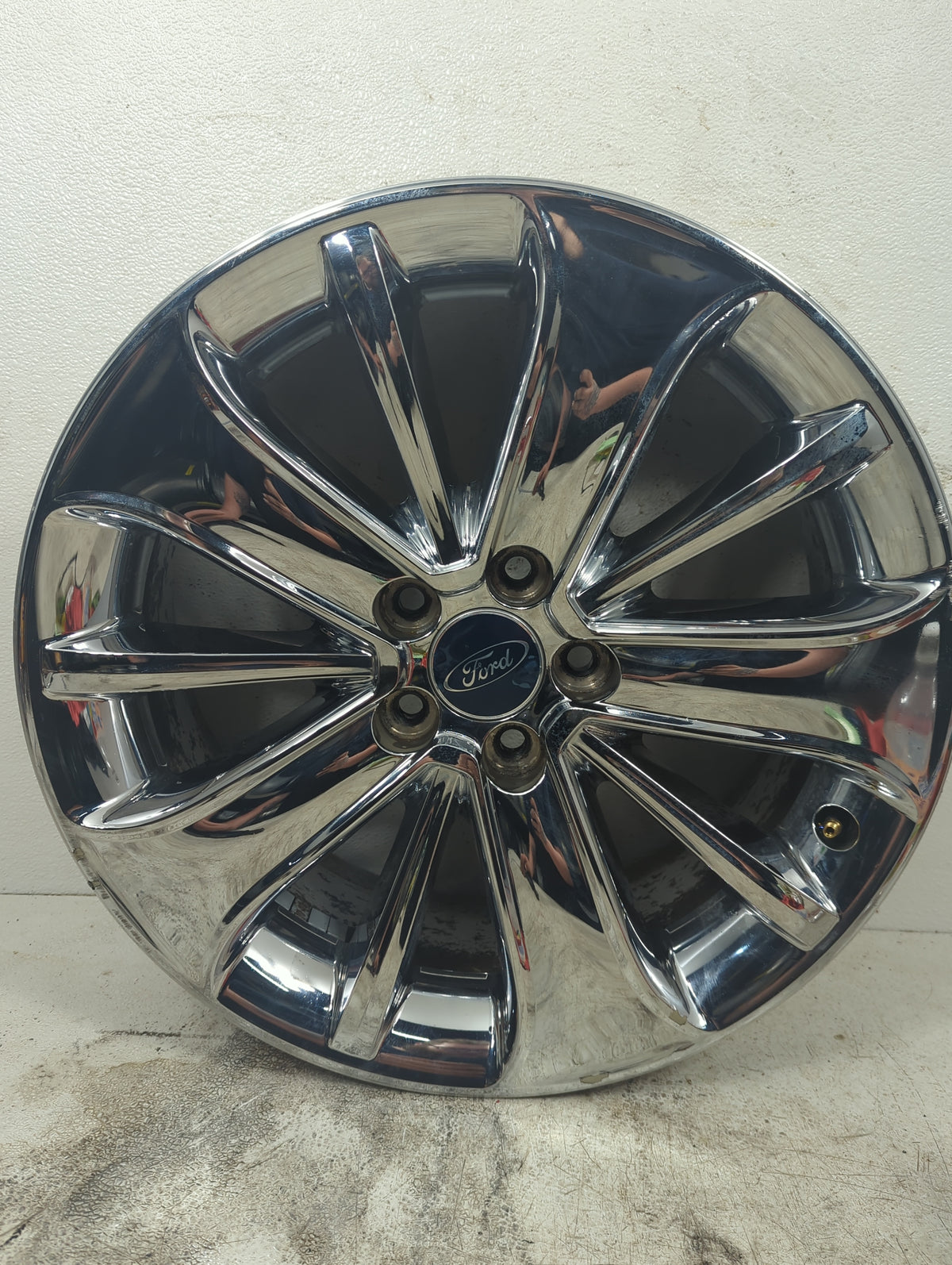 2010-2012 Ford Taurus Oem Wheel Rim 5043279 - Oemusedautoparts1.com
