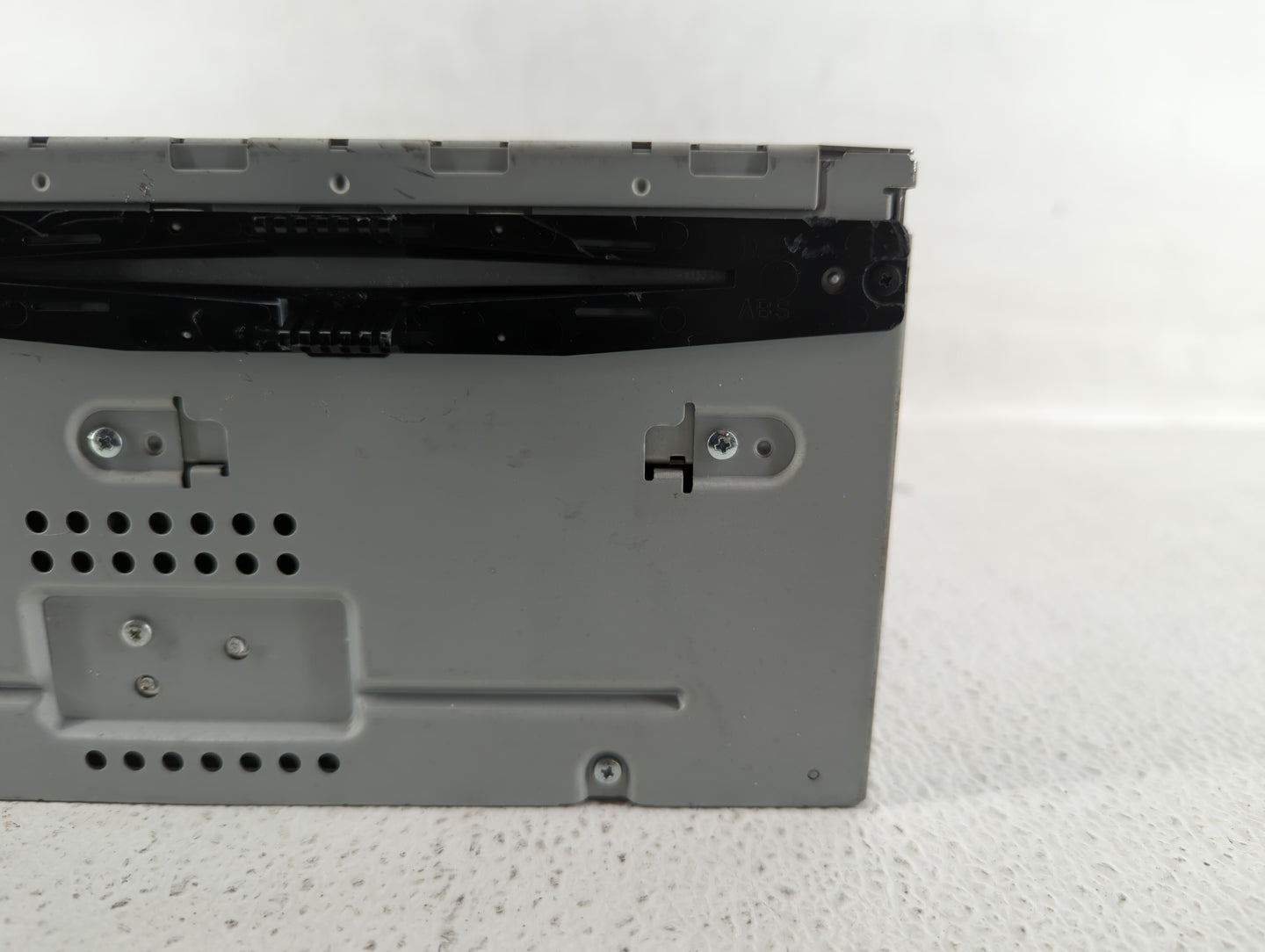 2011-2012 Ford Taurus Am Fm Cd Player Radio Receiver - Oemusedautoparts1.com