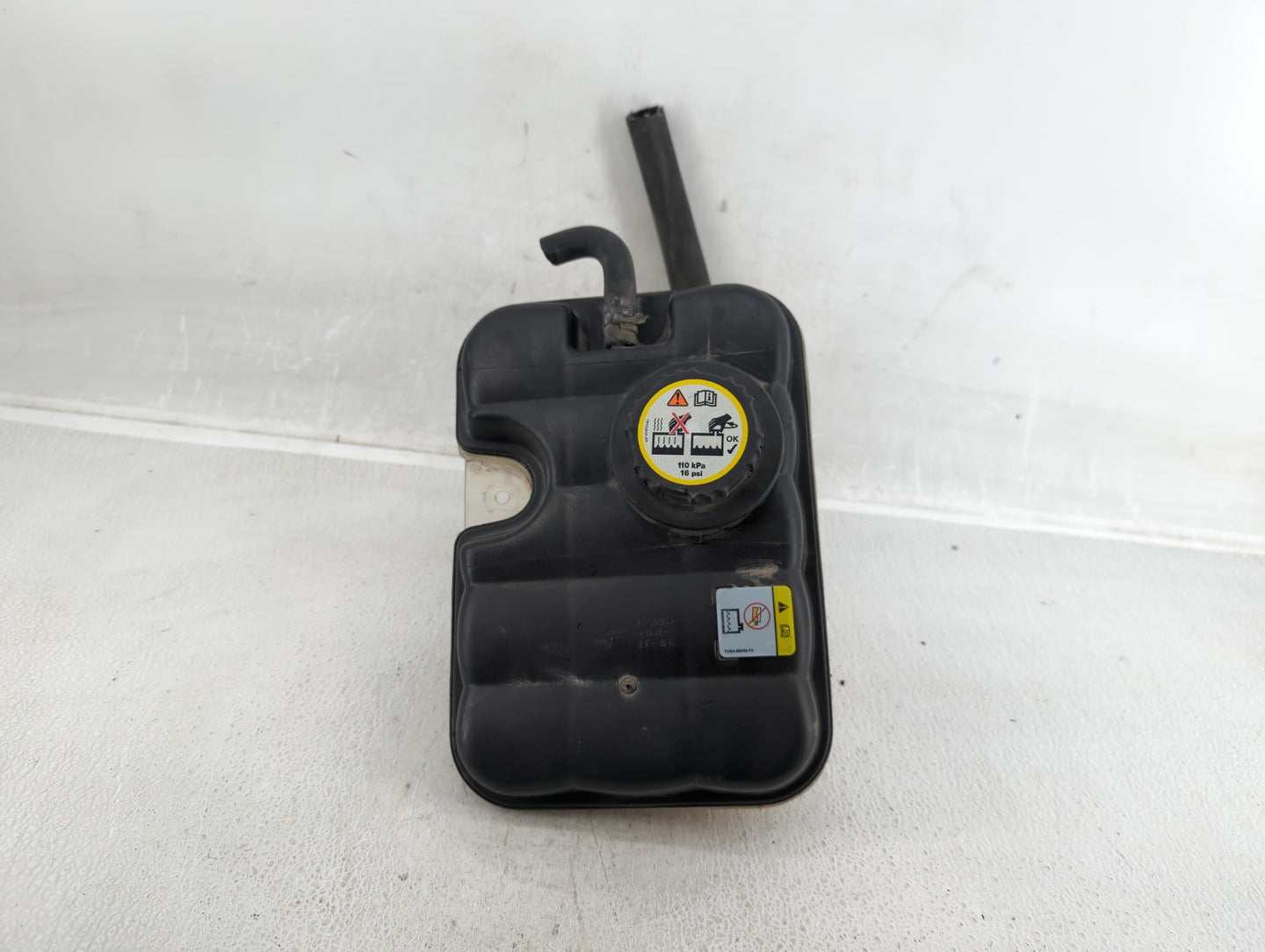 2008-2011 Ford Taurus Radiator Coolant Overflow Expansion Tank Bottle - Oemusedautoparts1.com