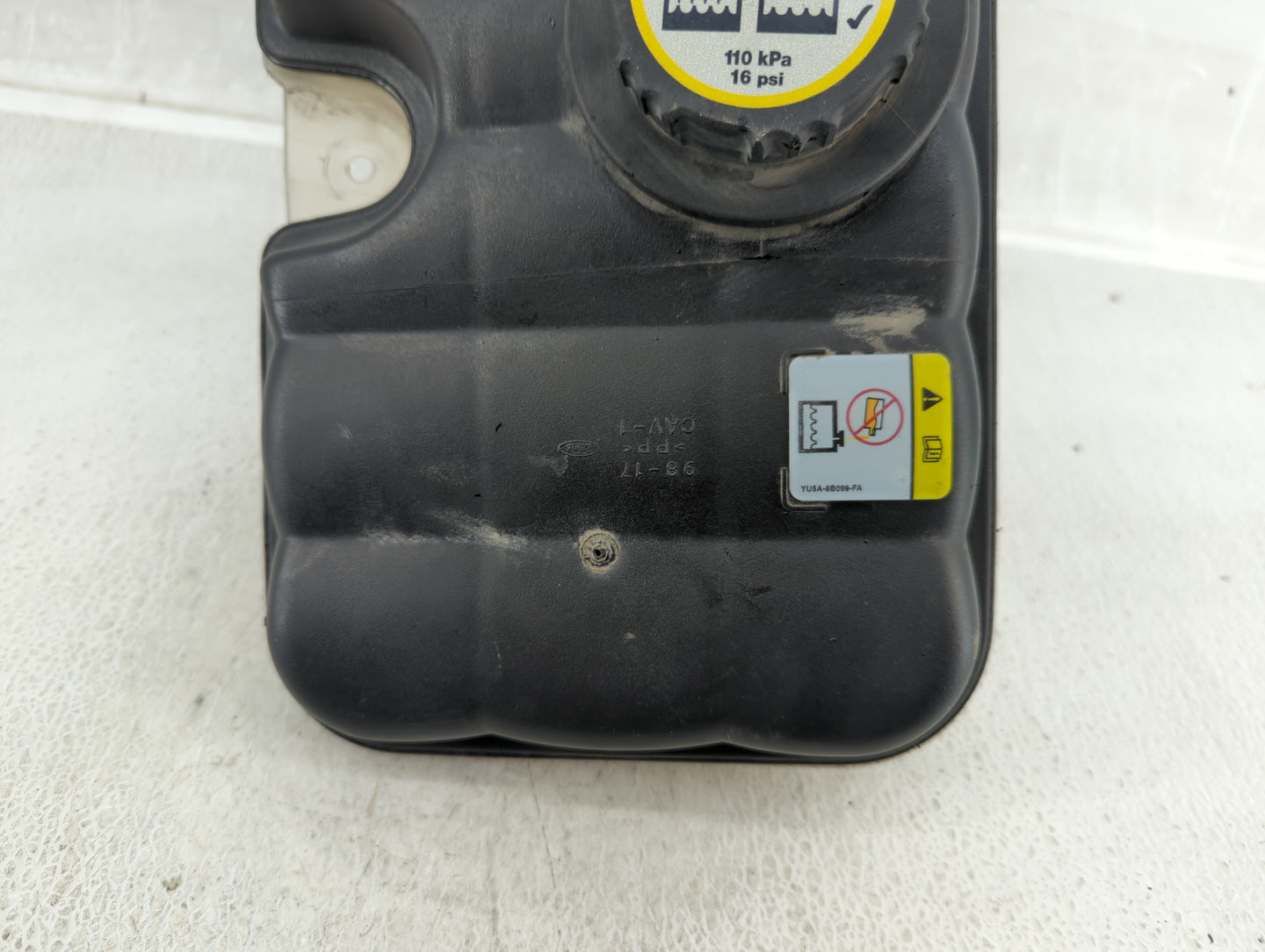2008-2011 Ford Taurus Radiator Coolant Overflow Expansion Tank Bottle - Oemusedautoparts1.com