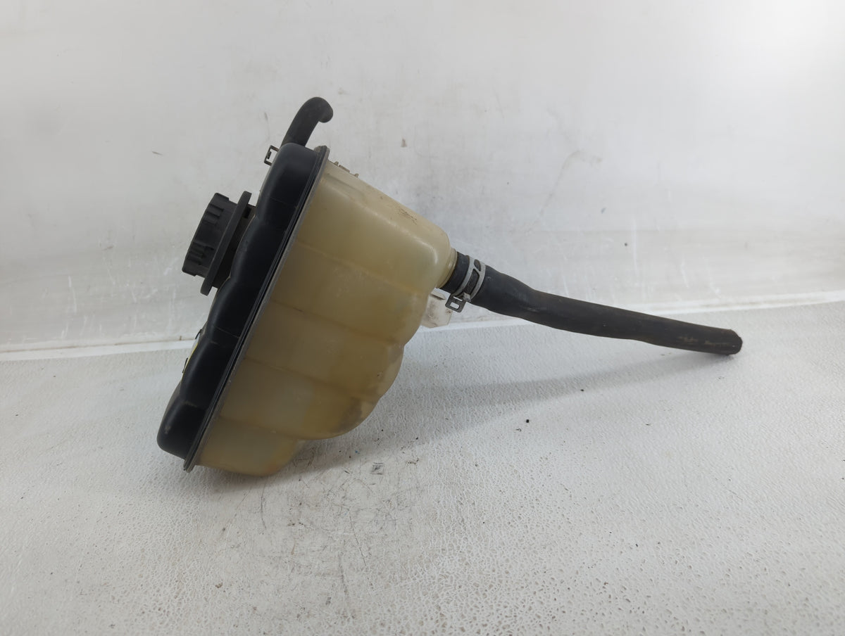 2008-2011 Ford Taurus Radiator Coolant Overflow Expansion Tank Bottle 535505 - Oemusedautoparts1.com