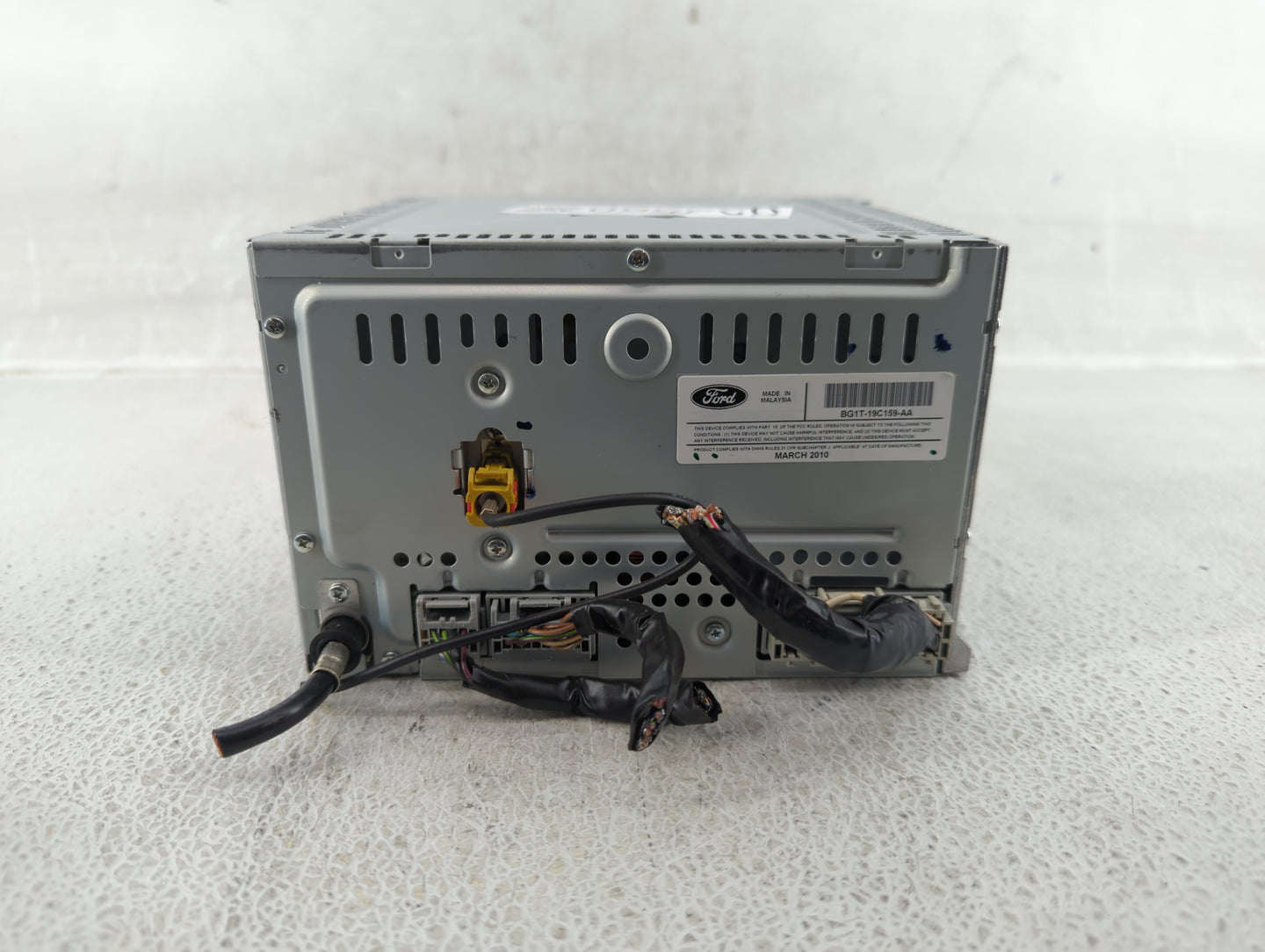 2010-2011 Ford Taurus Radio AM FM Cd Player Receiver Replacement P/N:BG1T-19C159-AA Fits Fits 2010 2011 OEM Used Auto Parts 