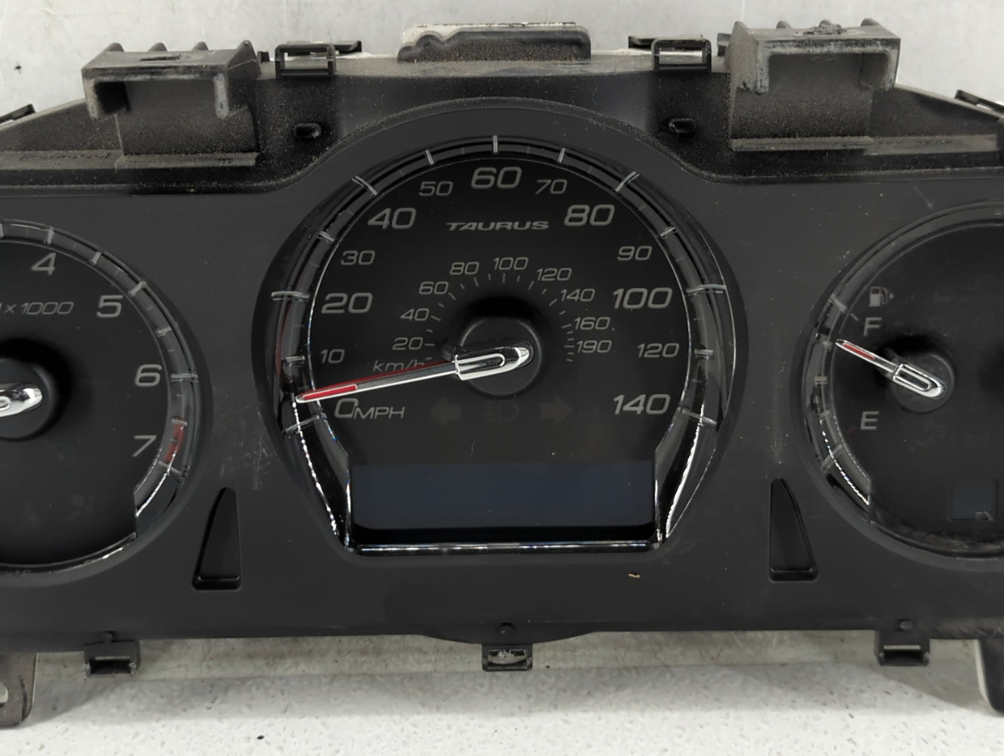 2011-2012 Ford Taurus Instrument Cluster Speedometer Gauges P/N:BG1T-10849-EE Fits Fits 2011 2012 OEM Used Auto Parts - Oemu