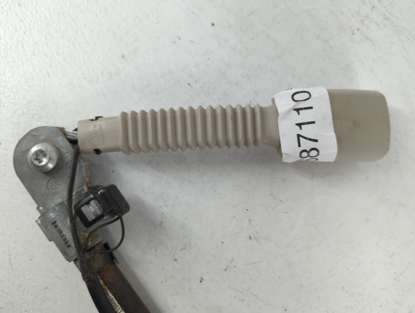2011-2012 Ford Taurus Passenger Right Seat Belt Front Retractor - Oemusedautoparts1.com
