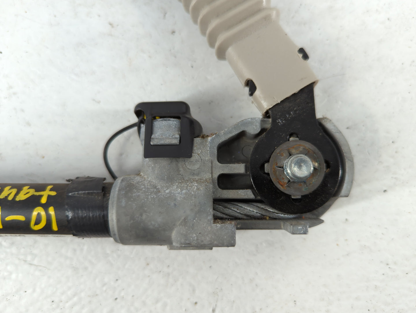 2011-2012 Ford Taurus Passenger Right Seat Belt Front Retractor - Oemusedautoparts1.com