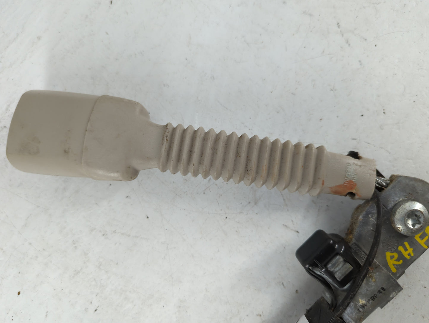 2010-2012 Ford Taurus Passenger Right Seat Belt Front Retractor - Oemusedautoparts1.com