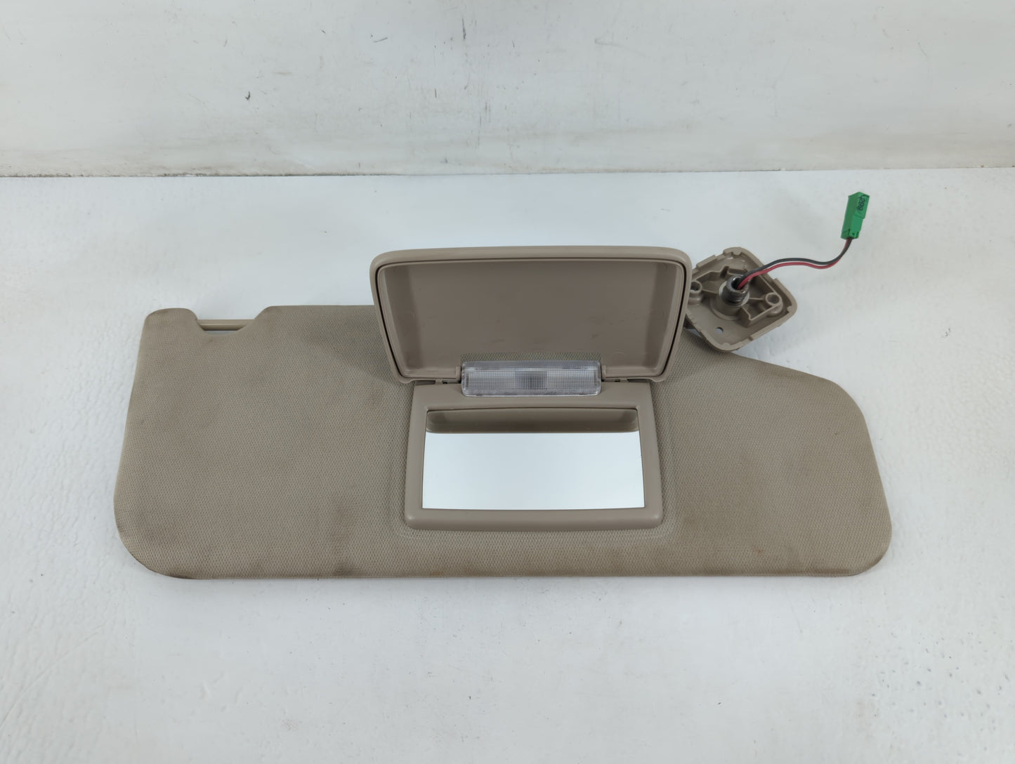 2010-2011 Ford Taurus Sun Visor Shade Replacement Passenger Right Mirror Fits Fits 2010 2011 OEM Used Auto Parts - Oemusedau
