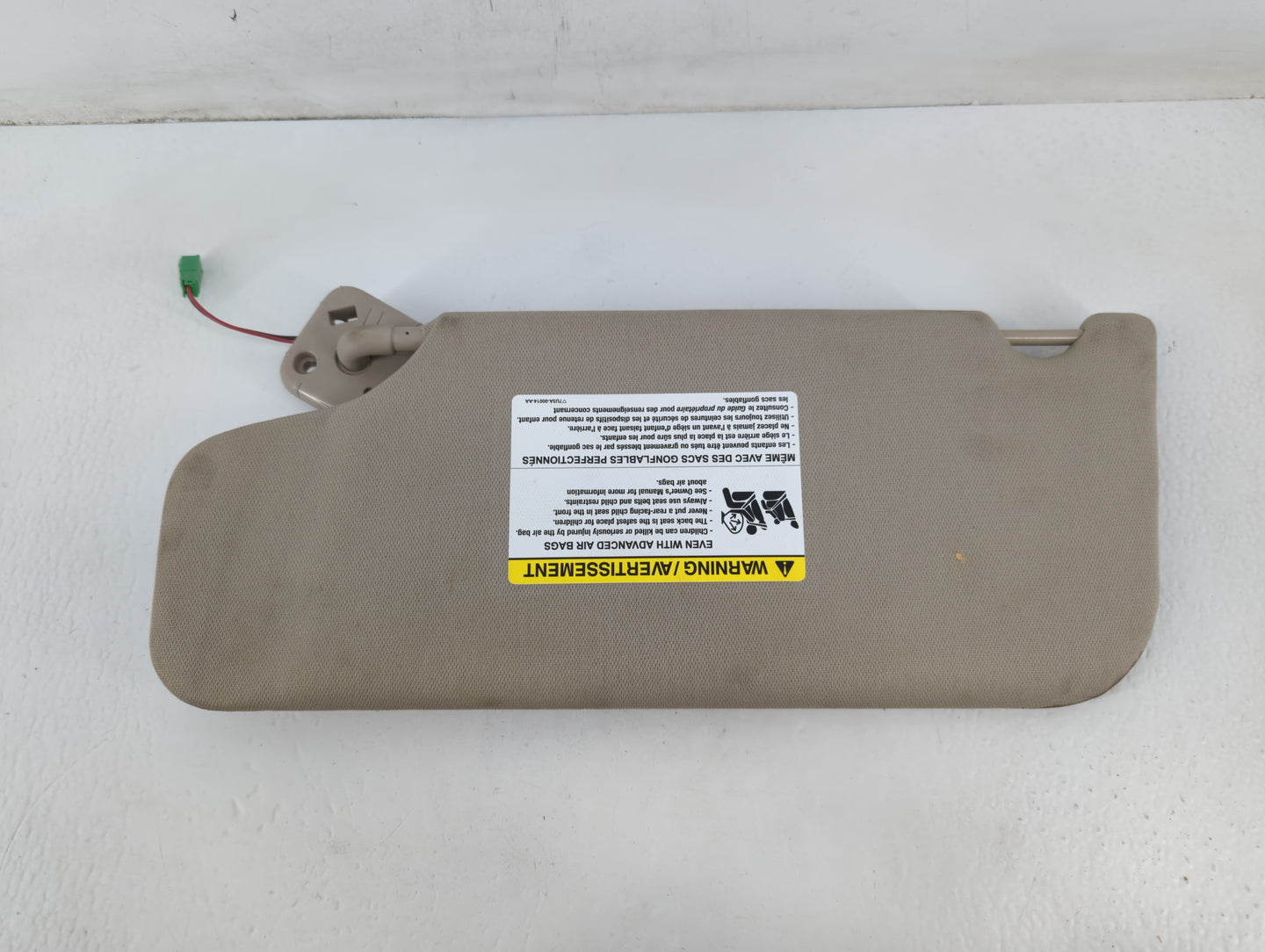 2010-2011 Ford Taurus Sun Visor Shade Replacement Passenger Right Mirror Fits Fits 2010 2011 OEM Used Auto Parts - Oemusedau