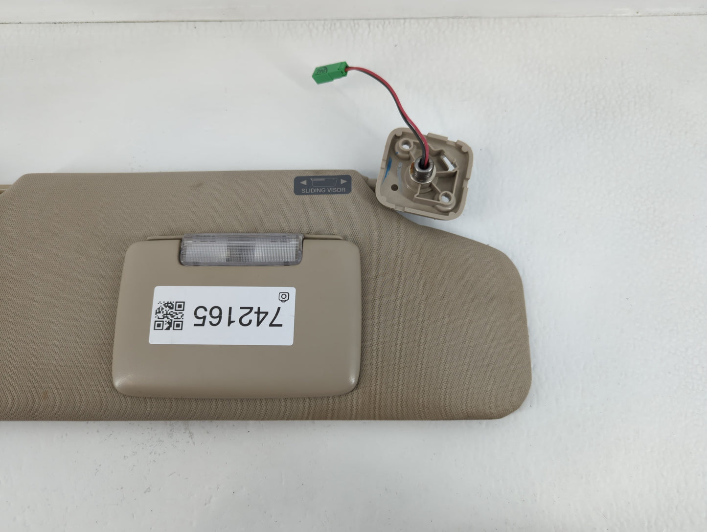 2010-2011 Ford Taurus Sun Visor Shade Replacement Passenger Right Mirror Fits Fits 2010 2011 OEM Used Auto Parts - Oemusedau