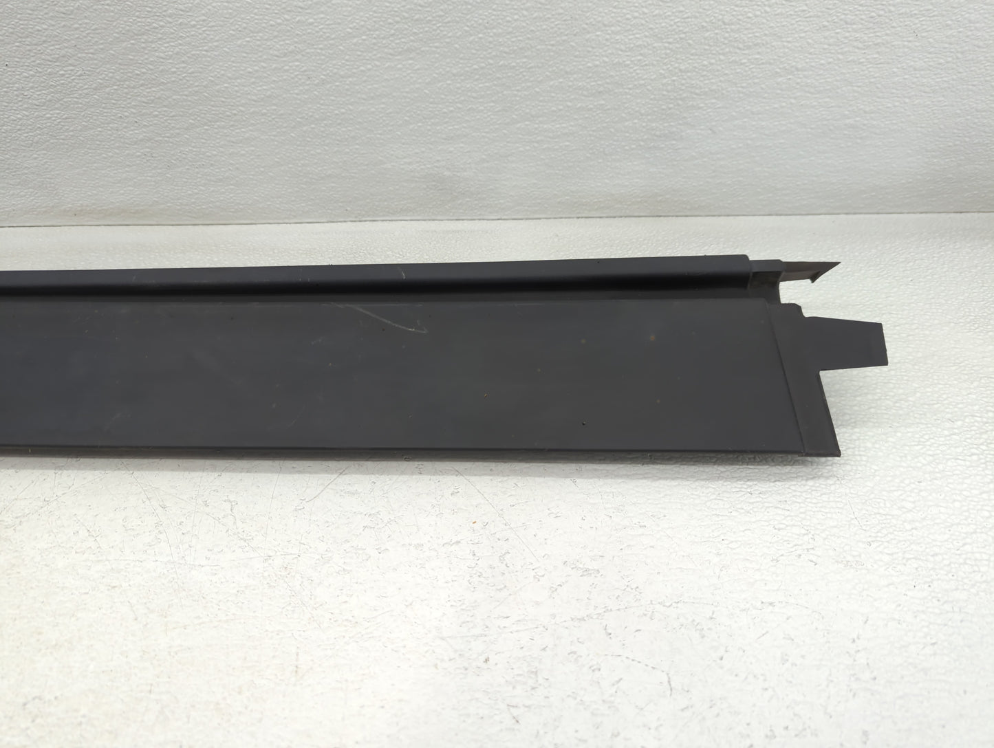 2011 Ford Taurus Driver Rocker Moulding Oem - Oemusedautoparts1.com
