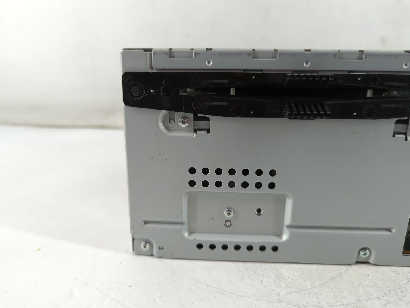 2011-2012 Ford Taurus Radio AM FM Cd Player Receiver Replacement P/N:BG1T-19C107-AA Fits Fits 2011 2012 OEM Used Auto Parts 