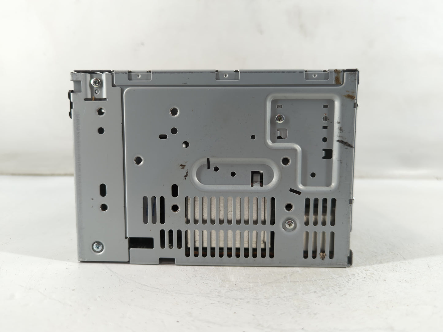 2011-2012 Ford Taurus Radio AM FM Cd Player Receiver Replacement P/N:BG1T-19C107-AA Fits Fits 2011 2012 OEM Used Auto Parts 