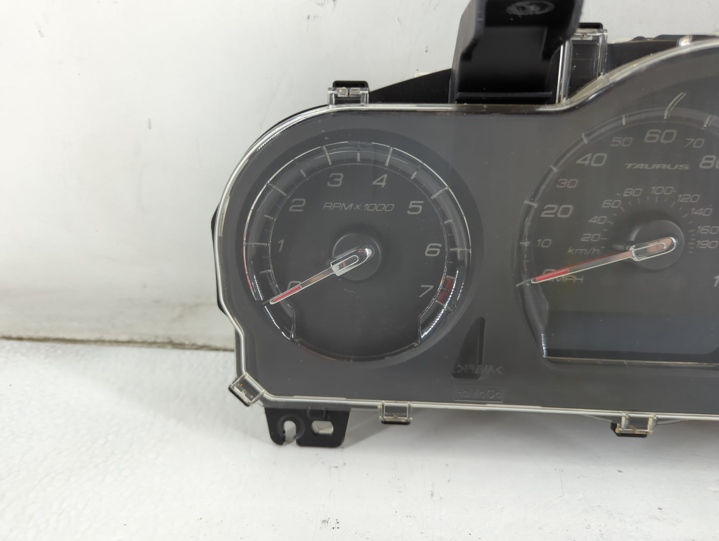 2011-2012 Ford Taurus Instrument Cluster Speedometer Gauges P/N:BG1T-10849-AF Fits Fits 2011 2012 OEM Used Auto Parts - Oemu