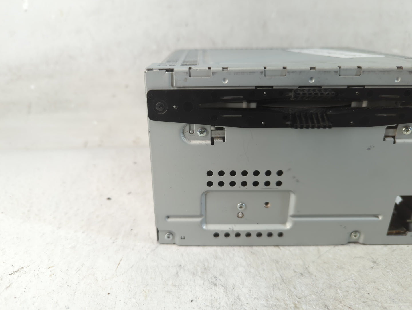 2010-2011 Ford Taurus Radio AM FM Cd Player Receiver Replacement P/N:BG1T-19C107-AA Fits Fits 2010 2011 OEM Used Auto Parts 