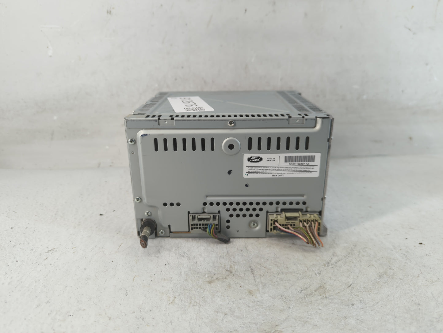 2010-2011 Ford Taurus Radio AM FM Cd Player Receiver Replacement P/N:BG1T-19C107-AA Fits Fits 2010 2011 OEM Used Auto Parts 