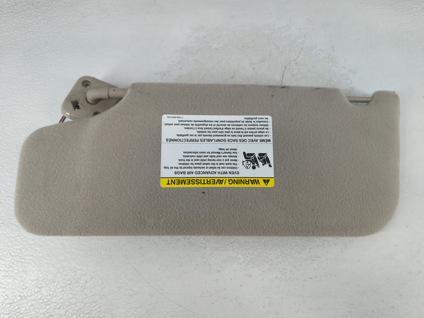 2010-2011 Ford Taurus Sun Visor Shade Replacement Passenger Right Mirror Fits Fits 2010 2011 OEM Used Auto Parts - Oemusedau
