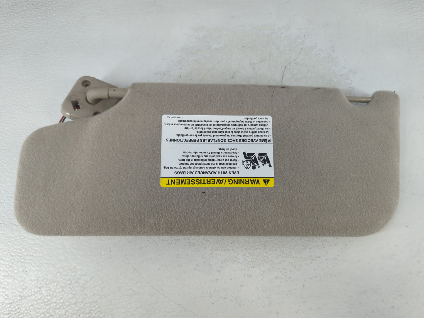 2010-2011 Ford Taurus Sun Visor Shade Replacement Passenger Right Mirror Fits Fits 2010 2011 OEM Used Auto Parts - Oemusedau
