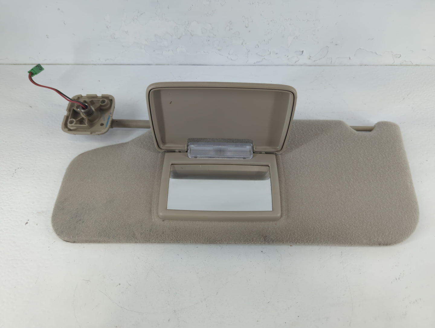 2010-2011 Ford Taurus Sun Visor Shade Replacement Driver Left Mirror Fits Fits 2010 2011 OEM Used Auto Parts - Oemusedautopa