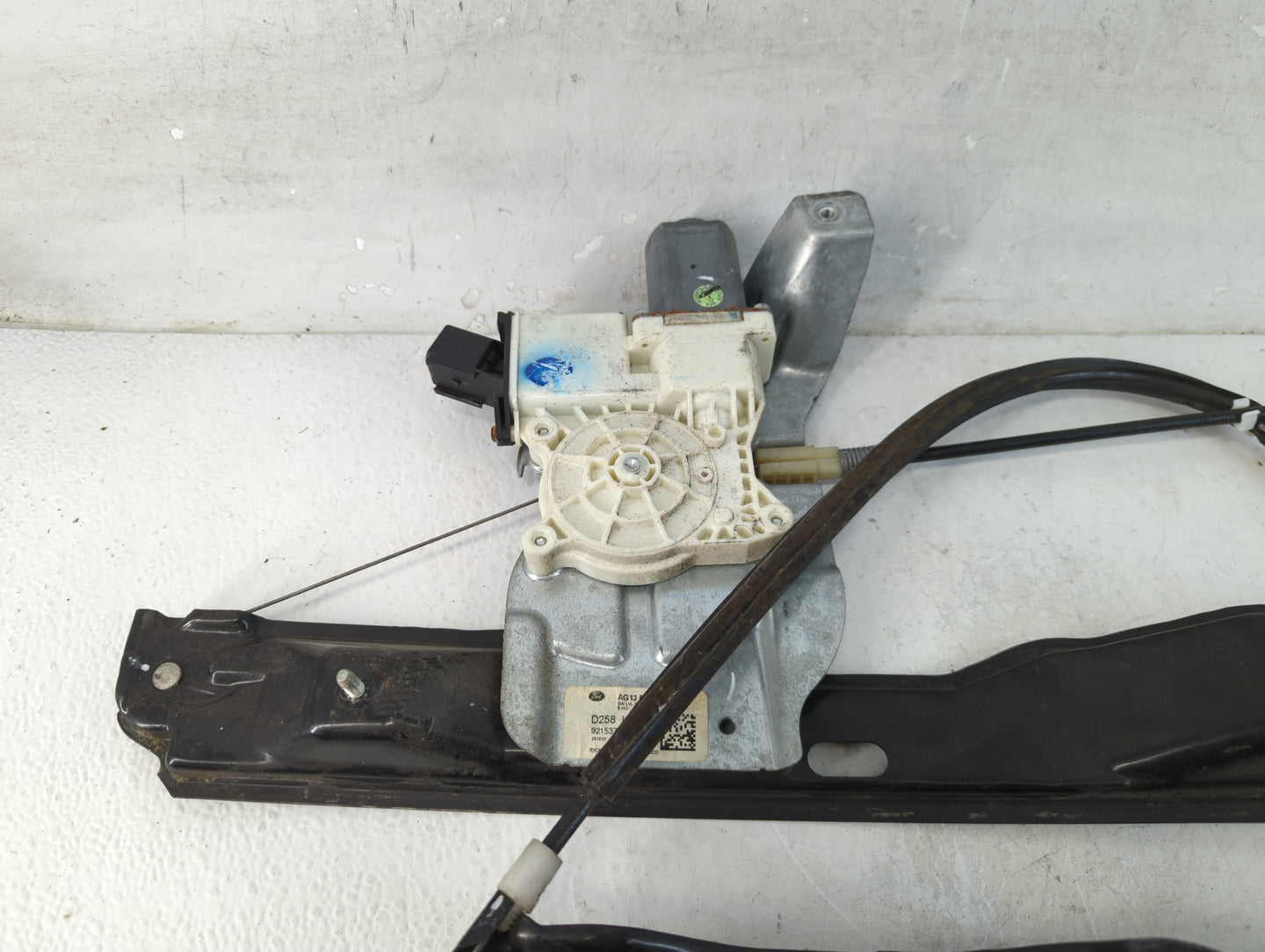 2010-2019 Ford Taurus Driver Left Front Window Regulator 922793 - Oemusedautoparts1.com