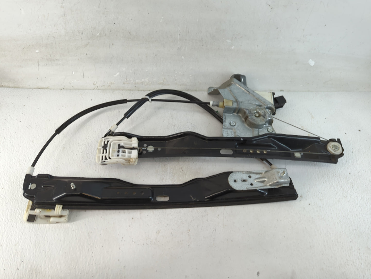 2010-2019 Ford Taurus Driver Left Front Window Regulator 922793 - Oemusedautoparts1.com