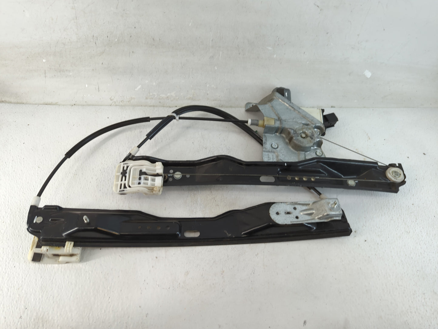 2010-2019 Ford Taurus Driver Left Front Window Regulator 922793 - Oemusedautoparts1.com