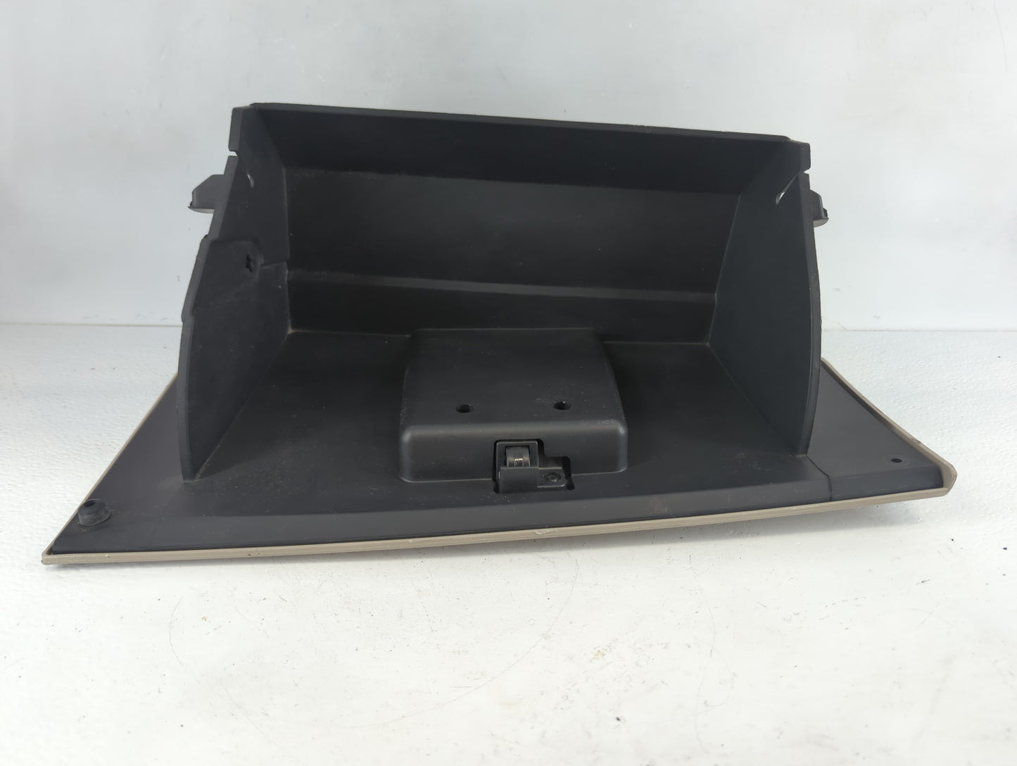 2011 Ford Taurus Passenger Glove Box Door Storage Compartment - Oemusedautoparts1.com