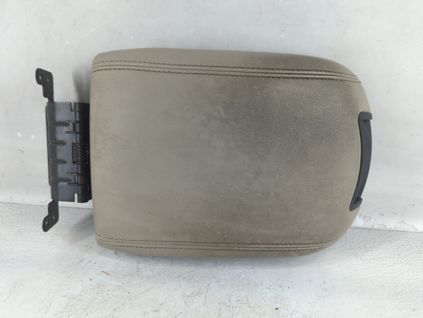 2011 Ford Taurus Center Console Armrest Cover Lid Fits OEM Used Auto Parts - Oemusedautoparts1.com