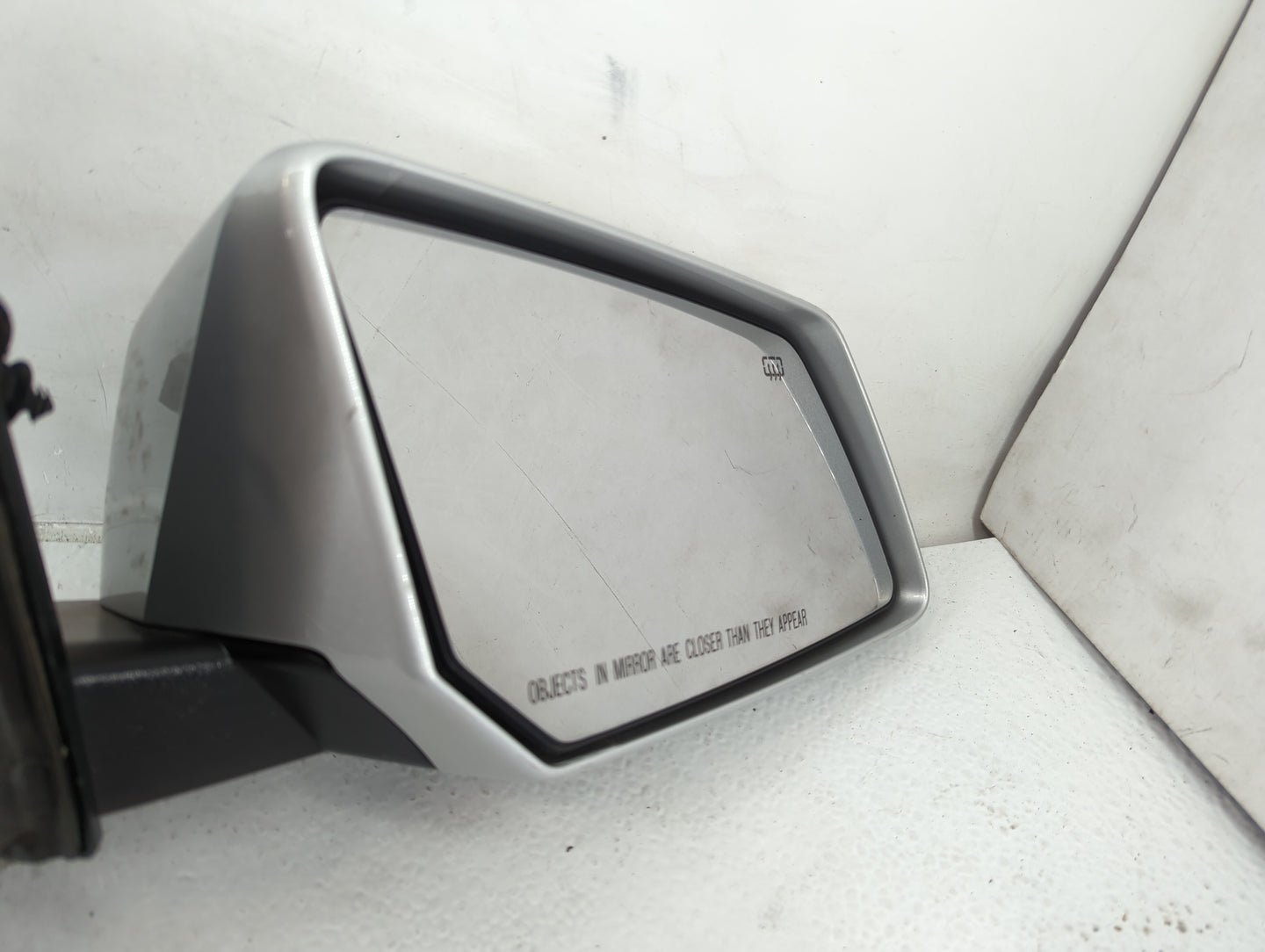 2011 Gmc Acadia Side Mirror Replacement Passenger Right View Door Mirror P/N:25885000 Fits OEM Used Auto Parts - Oemusedauto