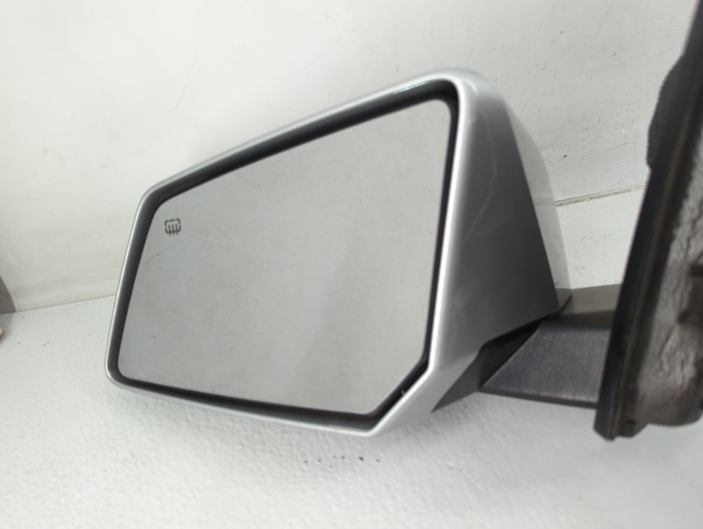 2011 Gmc Acadia Side Mirror Replacement Driver Left View Door Mirror P/N:25884999 Fits OEM Used Auto Parts - Oemusedautopart