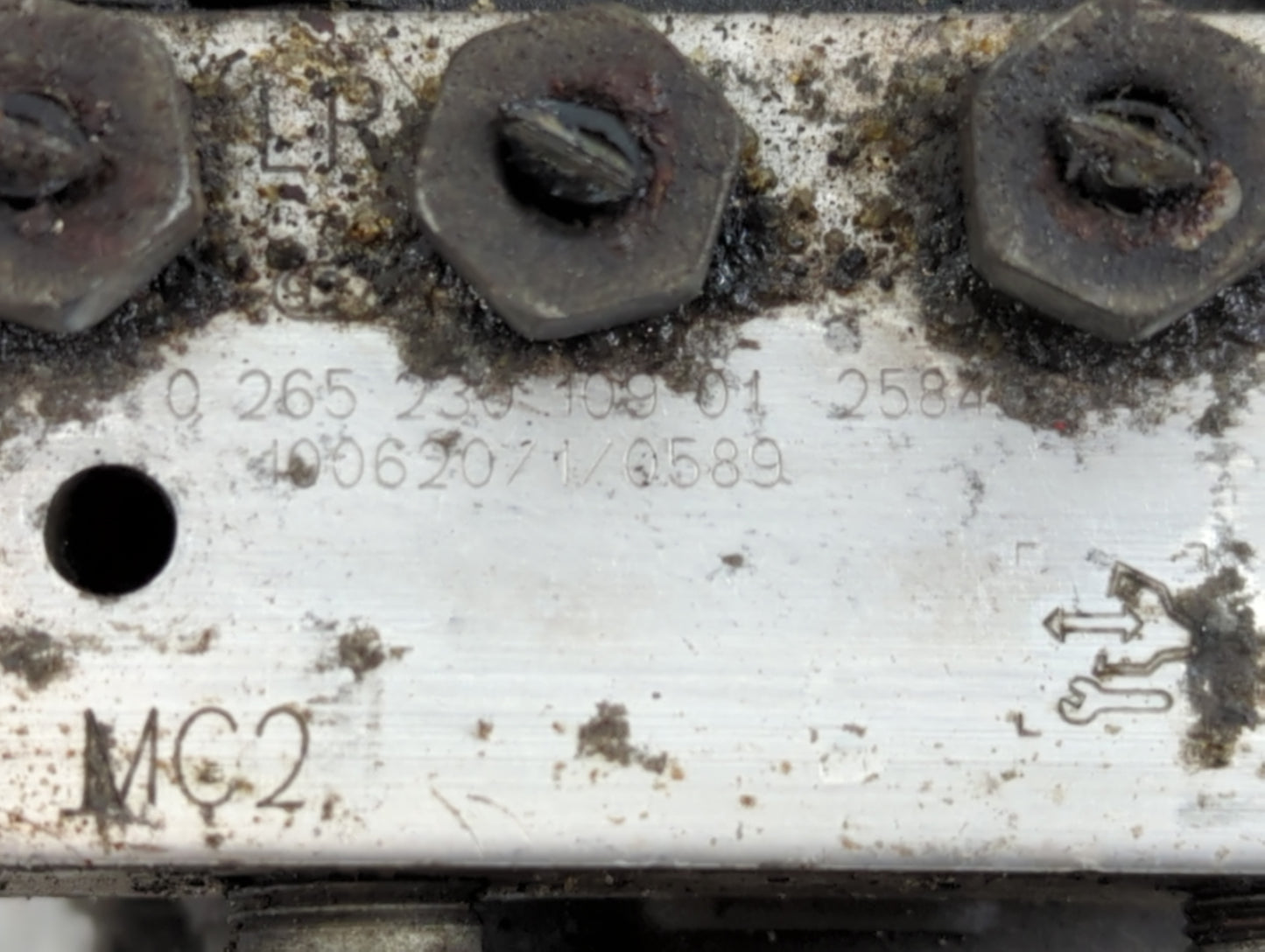 2008-2011 Gmc Acadia ABS Pump Control Module Replacement P/N:265 230 103 25840314 Fits Fits 2008 2009 2010 2011 OEM Used Aut