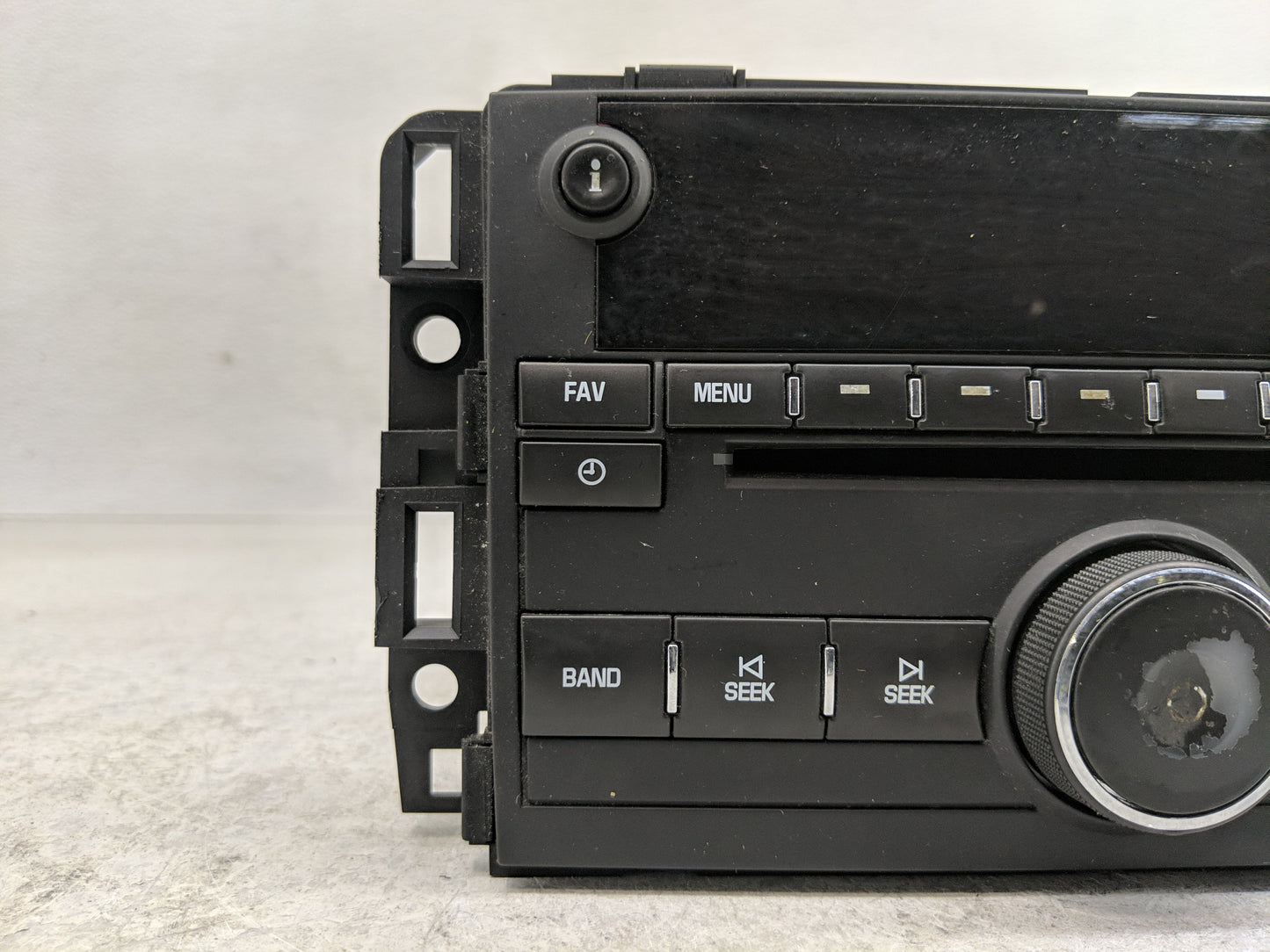 2009-2011 Gmc Acadia Radio AM FM Cd Player Receiver Replacement P/N:20935118 Fits Fits 2009 2010 2011 OEM Used Auto Parts - 