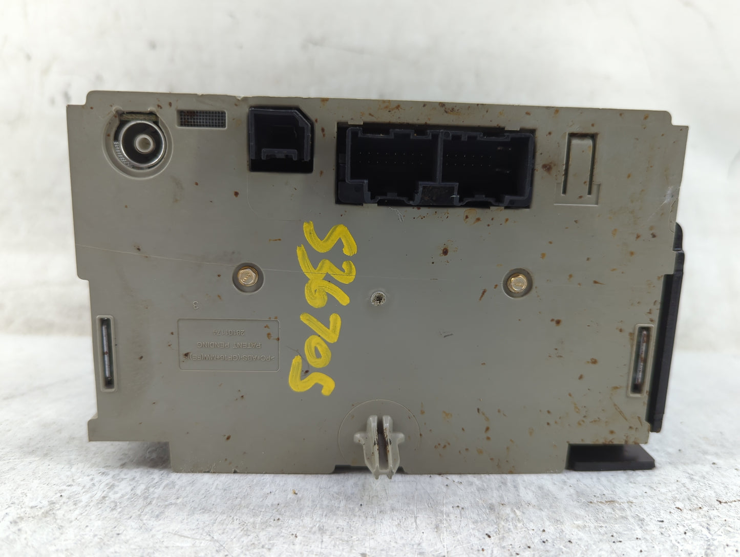 2011-2012 Gmc Acadia Radio AM FM Cd Player Receiver Replacement P/N:20935121 28256342 Fits Fits 2011 2012 OEM Used Auto Part